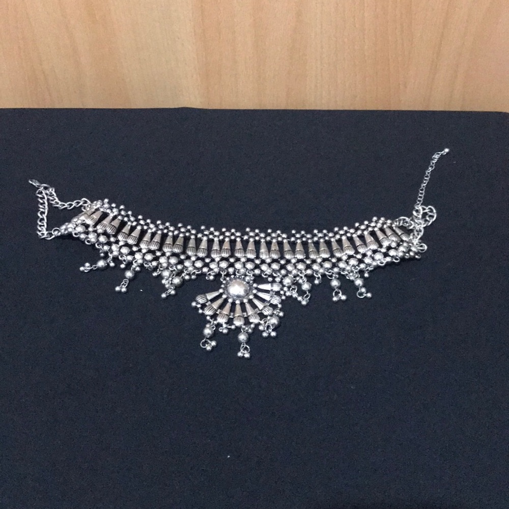 Silver choker